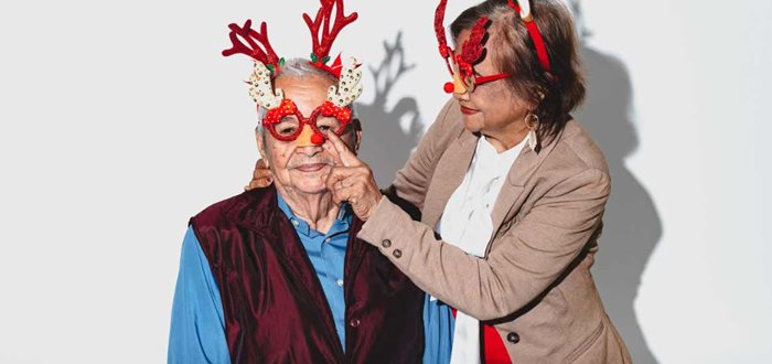 10 Ideas to Involve Seniors at Christmas 
