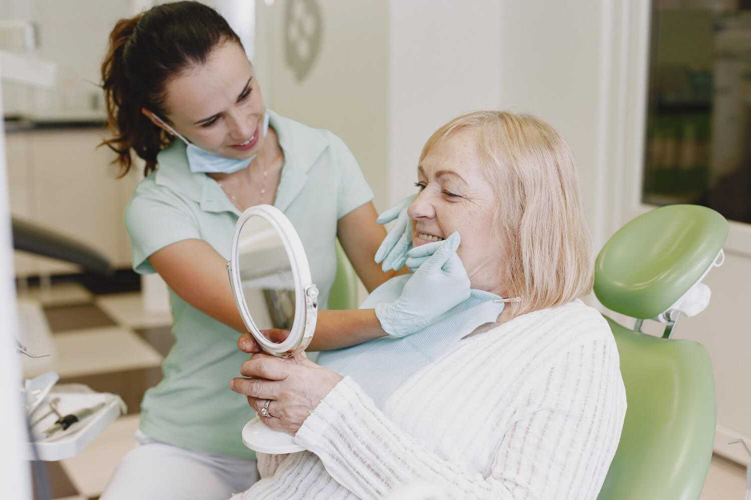 Oral Health as We Age: A Guide to Dental Care for Seniors